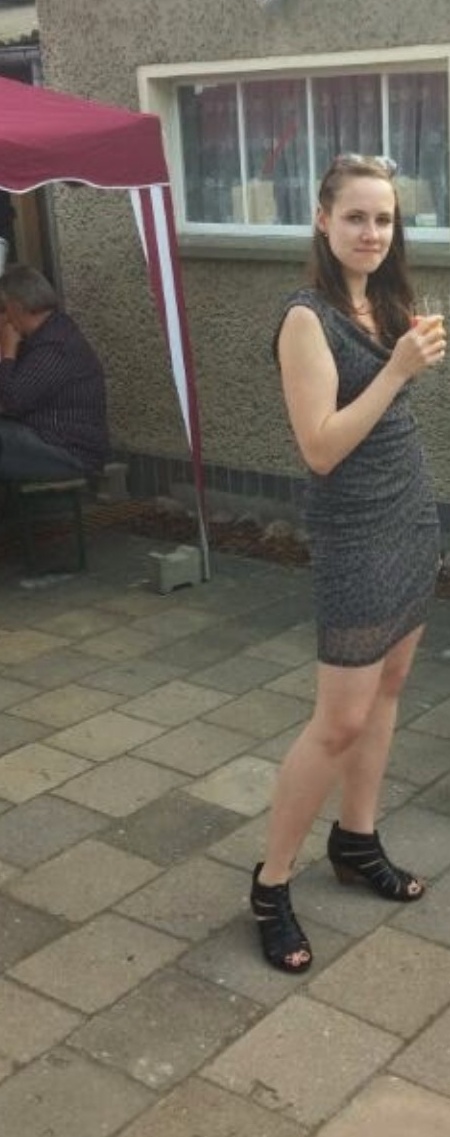 Anne im Kleid